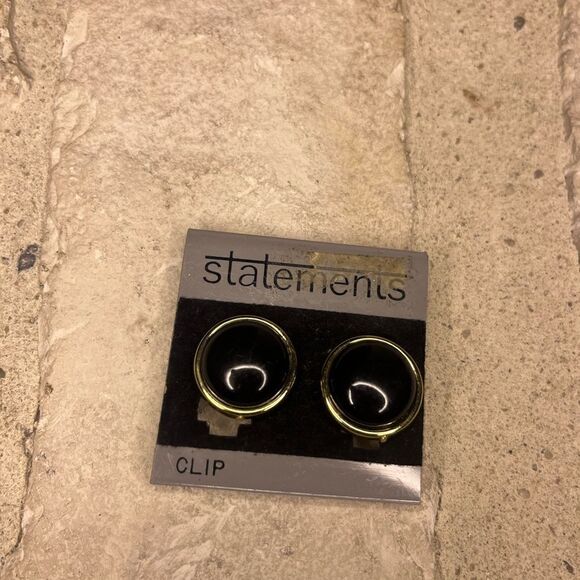 Fashion vintage clip on earring set of 2 - Picture 3 of 6